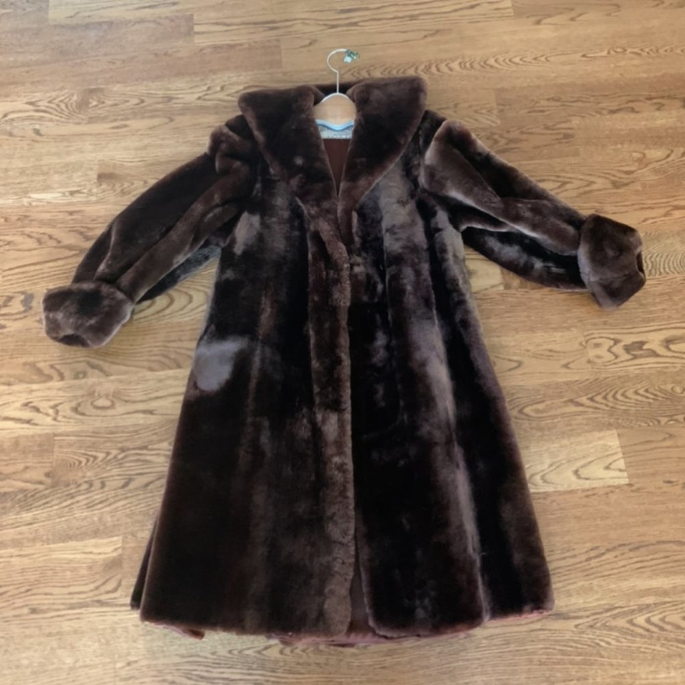 MAKE AN OFFER Dunhill Moutons Brown Fur Coat